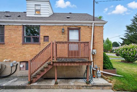 Photo 5 at 51 Elfreda Boulevard, Birchmount, Toronto