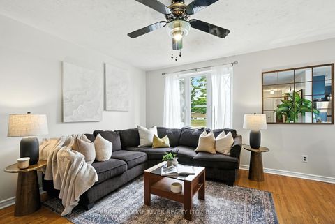 Photo 9 at 51 Elfreda Boulevard, Birchmount, Toronto