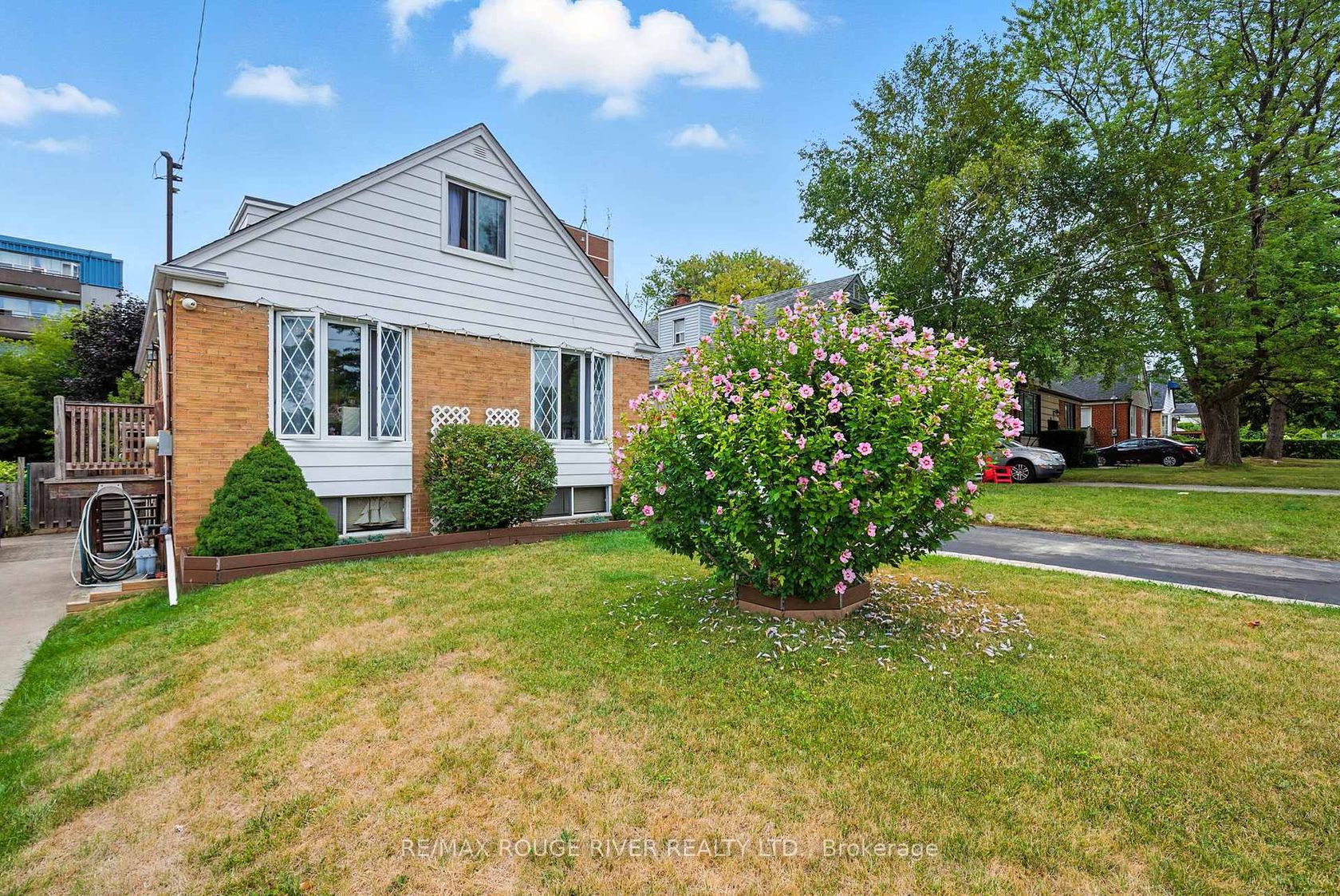 51 Elfreda Boulevard, Birchmount, Toronto 