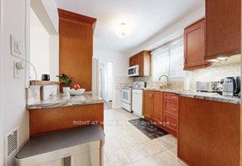 Photo 14 at 66 CLIVEDEN Avenue, Queensway, Toronto