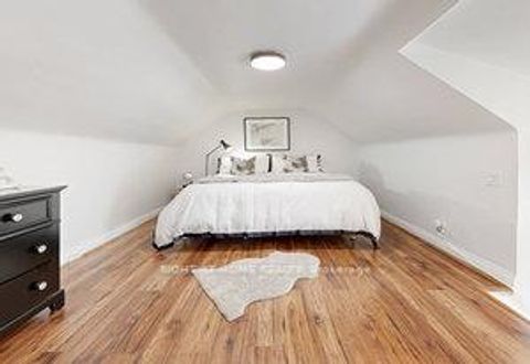 Photo 15 at 66 CLIVEDEN Avenue, Queensway, Toronto