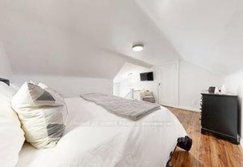 Photo 17 at 66 CLIVEDEN Avenue, Queensway, Toronto