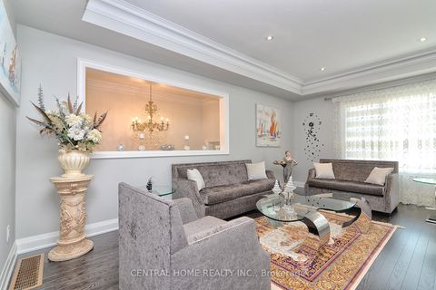 Photo 10 at 47 Divon Lane, Bayview Hill, Richmond Hill