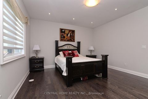 Photo 12 at 47 Divon Lane, Bayview Hill, Richmond Hill