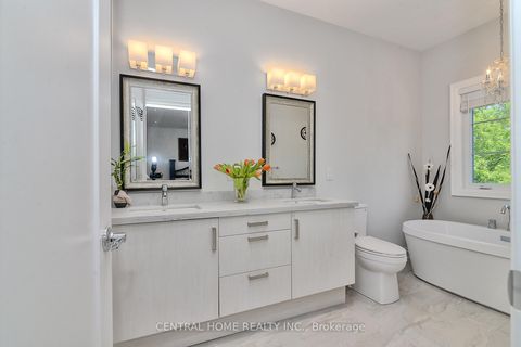 Photo 13 at 47 Divon Lane, Bayview Hill, Richmond Hill