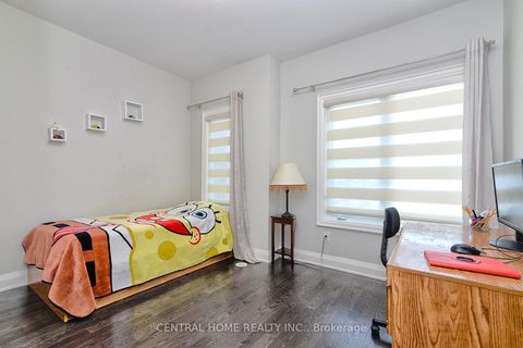 Photo 15 at 47 Divon Lane, Bayview Hill, Richmond Hill