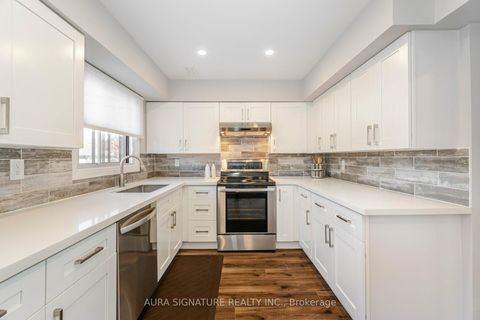 Photo 2 at 26 - 88 Rainbow Drive, West Woodbridge, Vaughan