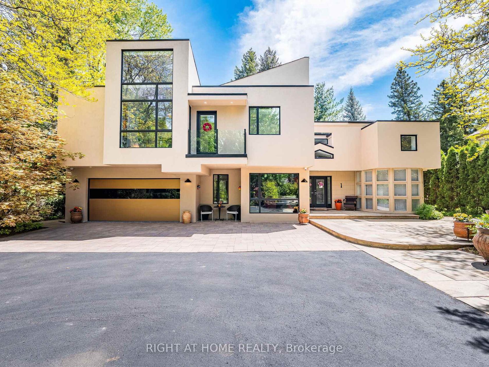 1 Friars Lane, Rosethorn, Toronto 