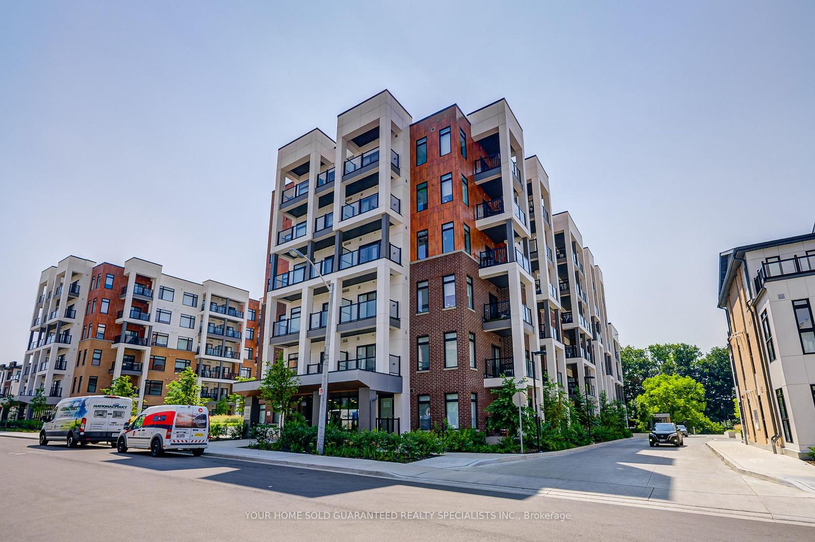 302 - 135 Canon Jackson Drive, Greenbrook, Toronto 