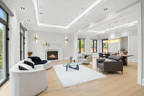 Photo 4 at 1 Silvergrove Road, Windfields, Toronto