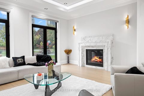 Photo 5 at 1 Silvergrove Road, Windfields, Toronto