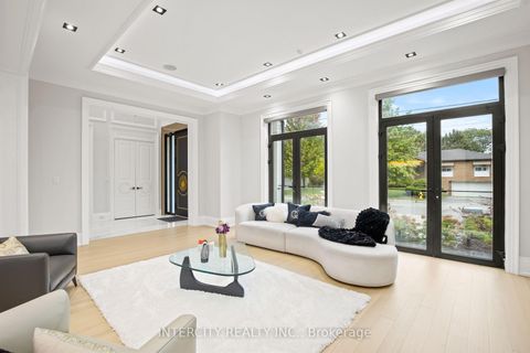 Photo 6 at 1 Silvergrove Road, Windfields, Toronto