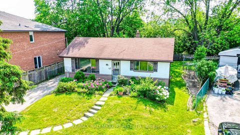 Photo 1 at 108 Castle Hill Drive, L'Amoreaux, Toronto