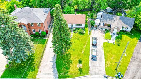 Photo 2 at 108 Castle Hill Drive, L'Amoreaux, Toronto