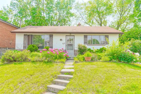 Photo 15 at 108 Castle Hill Drive, L'Amoreaux, Toronto