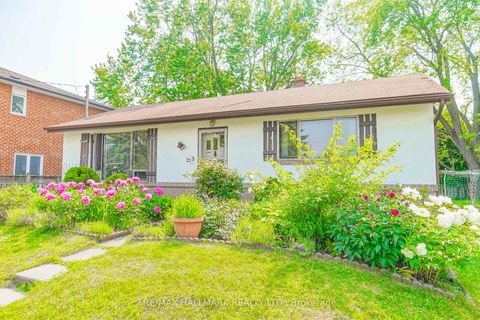 Photo 18 at 108 Castle Hill Drive, L'Amoreaux, Toronto