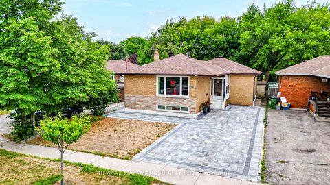 Photo 4 at 16 Araman Drive, Sullivan, Toronto