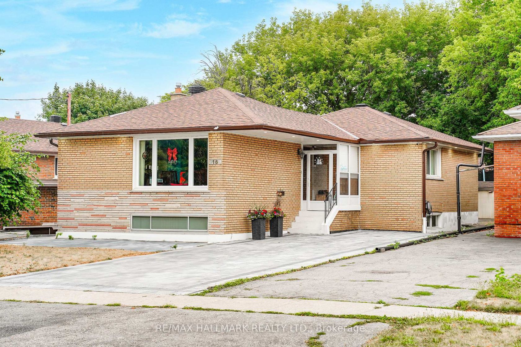 16 Araman Drive, Sullivan, Toronto 