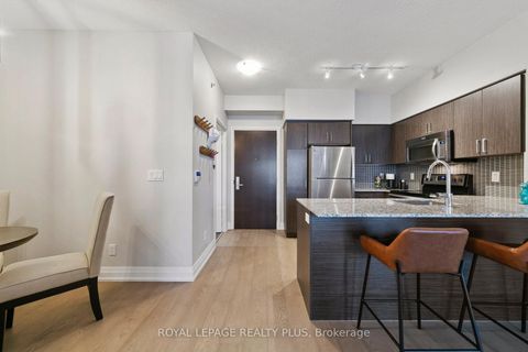 Photo 8 at 406 - 65 Speers Road, QE Queen Elizabeth, Oakville