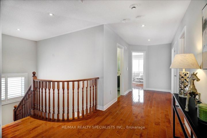 Photo 7 at 104 Earlsbridge Boulevard, Fletcher's Meadow, Brampton