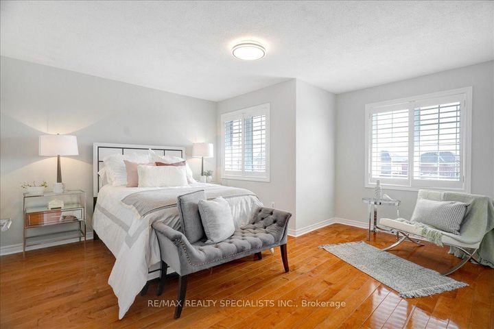 Photo 11 at 104 Earlsbridge Boulevard, Fletcher's Meadow, Brampton