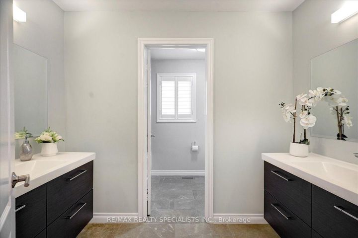 Photo 14 at 104 Earlsbridge Boulevard, Fletcher's Meadow, Brampton