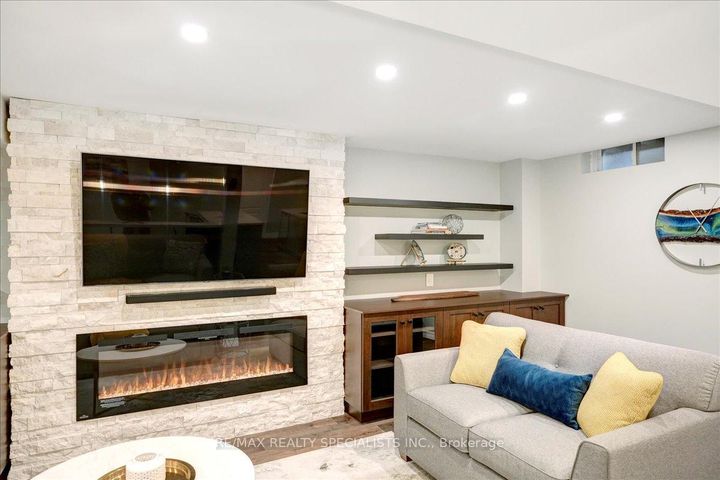 Photo 18 at 104 Earlsbridge Boulevard, Fletcher's Meadow, Brampton