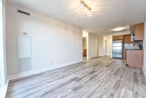 Photo 11 at 920 - 376 Highway 7 Avenue E, Doncrest, Richmond Hill