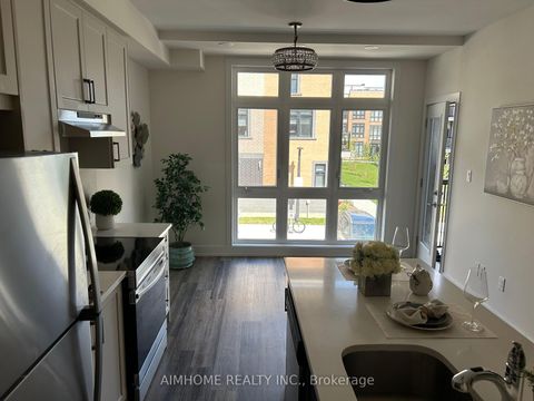 Photo 5 at 2 - 7 Phelps Lane, Oak Ridges, Richmond Hill