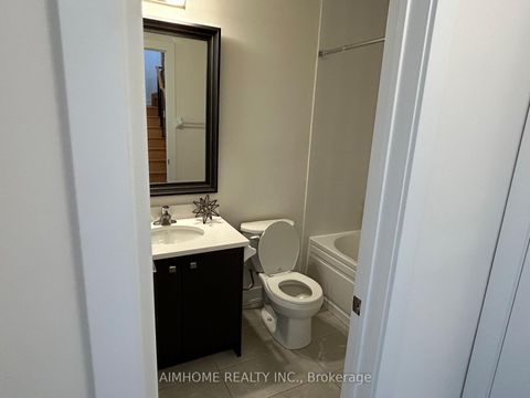 Photo 15 at 2 - 7 Phelps Lane, Oak Ridges, Richmond Hill