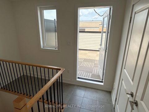 Photo 23 at 2 - 7 Phelps Lane, Oak Ridges, Richmond Hill