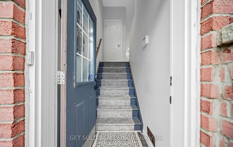Photo 1 at 73 Piggott Mews, Weston, Toronto