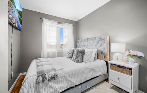 Photo 22 at 73 Piggott Mews, Weston, Toronto