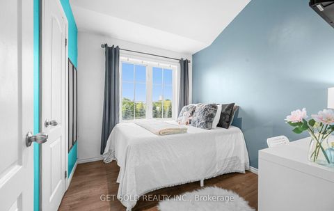 Photo 23 at 73 Piggott Mews, Weston, Toronto
