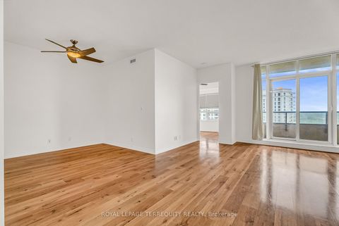 Photo 5 at 1409 - 9225 Jane Street, Maple, Vaughan