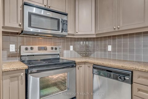 Photo 10 at 1409 - 9225 Jane Street, Maple, Vaughan