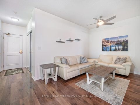 Photo 12 at 1409 - 9225 Jane Street, Maple, Vaughan