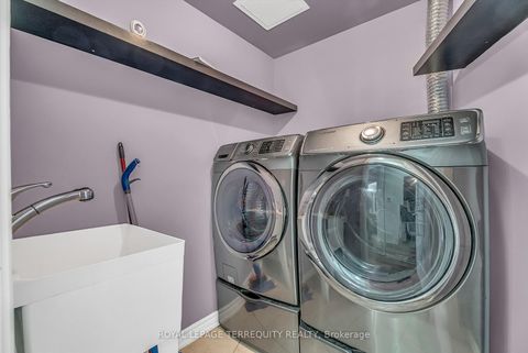 Photo 17 at 1409 - 9225 Jane Street, Maple, Vaughan
