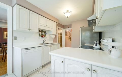 Photo 15 at 25 Grampian Avenue, Maple, Vaughan