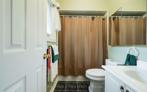 Photo 31 at 25 Grampian Avenue, Maple, Vaughan