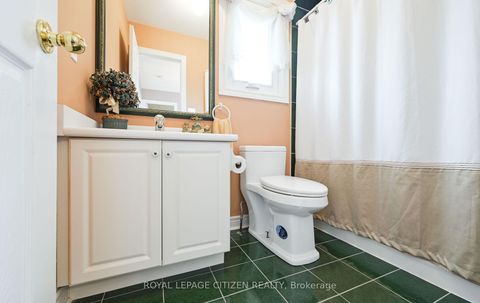 Photo 37 at 25 Grampian Avenue, Maple, Vaughan