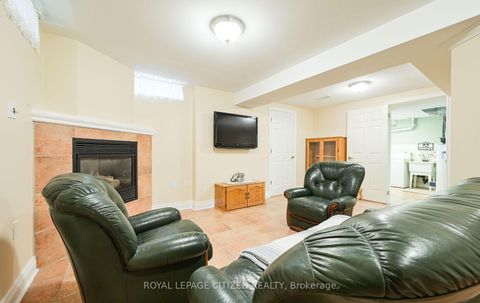 Photo 42 at 25 Grampian Avenue, Maple, Vaughan