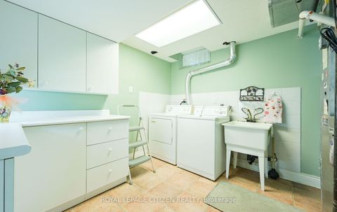 Photo 43 at 25 Grampian Avenue, Maple, Vaughan