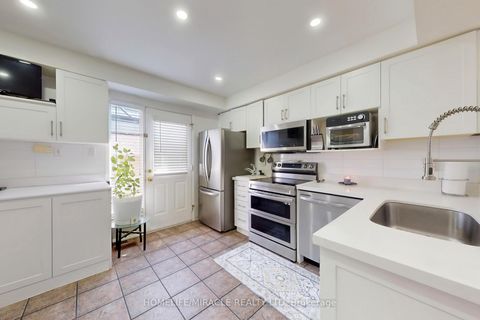 Photo 9 at 8 - 57 Hedge End Road, Rouge E11, Toronto