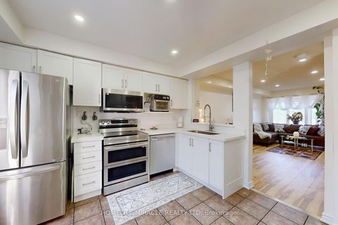 Photo 11 at 8 - 57 Hedge End Road, Rouge E11, Toronto