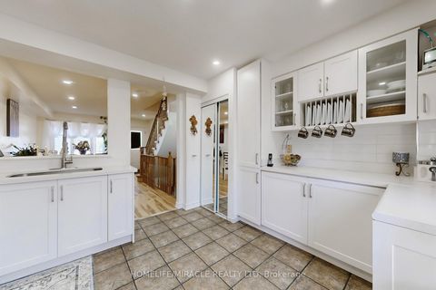 Photo 12 at 8 - 57 Hedge End Road, Rouge E11, Toronto