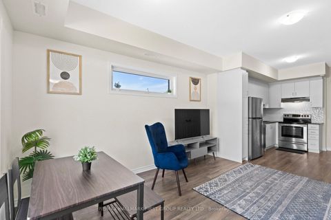 Photo 2 at 522 - 2791 Eglinton Avenue E, Eglinton East, Toronto