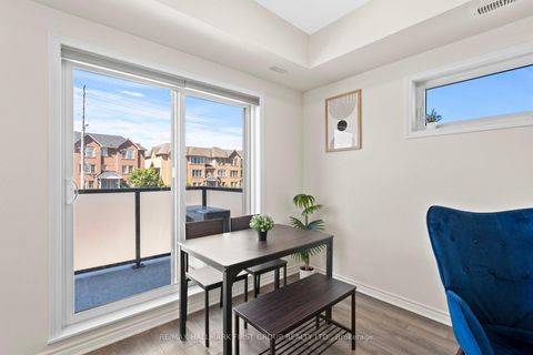 Photo 6 at 522 - 2791 Eglinton Avenue E, Eglinton East, Toronto