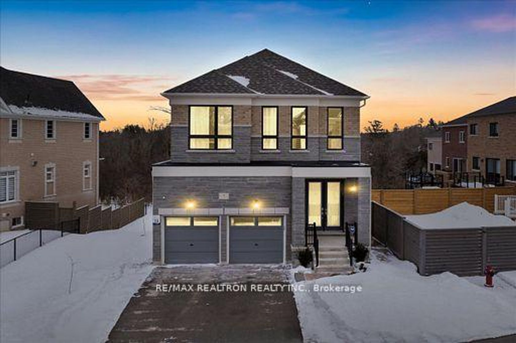 7 Maple Fields Circle, Aurora Estates, Aurora 