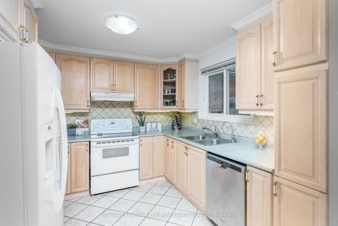 Photo 6 at 746 Elgin Street, Leslie Valley, Newmarket